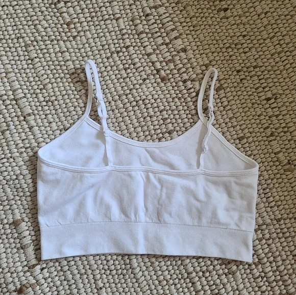 White sports bra - Picture 2 of 3